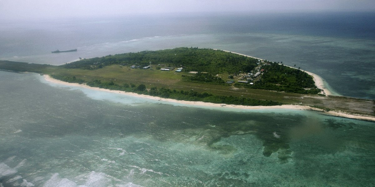 Philippines Building Airport in South China Sea Amid Beijing Tensions