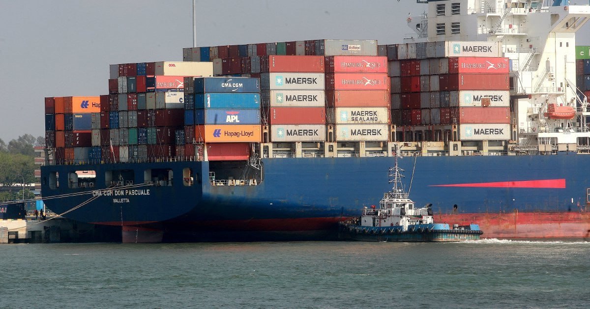 Singapore container ship logjam spills over to Malaysian port