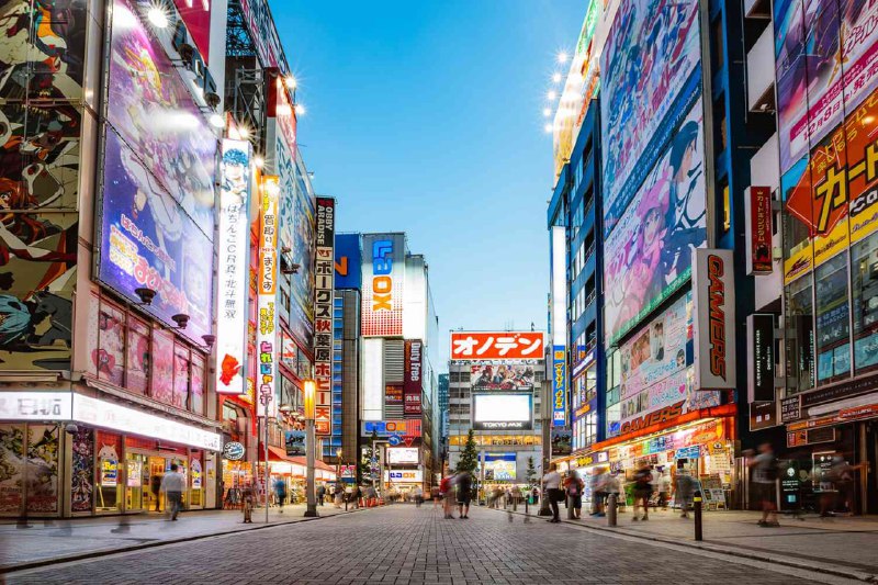 What’s Driving Wealthy Americans to Tokyo?